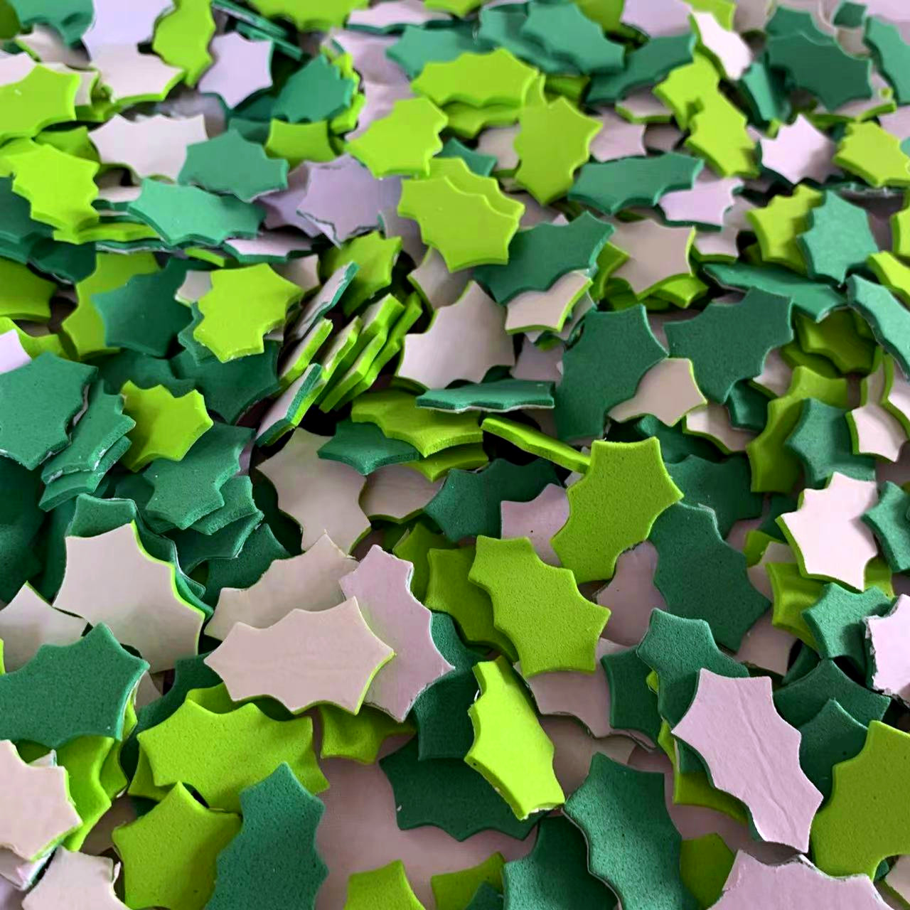 100PCS Christmas wreath leaes  - Art Craft Winter 评论和价格